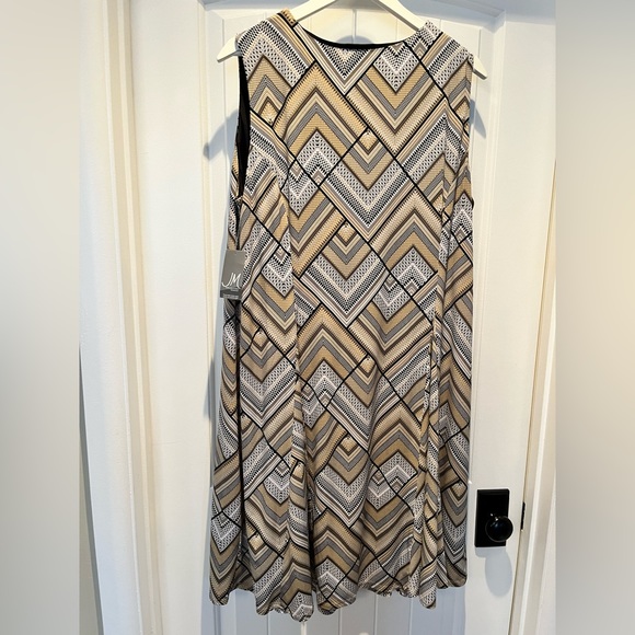 Macy's JM collection embellished dress - Picture 4 of 6